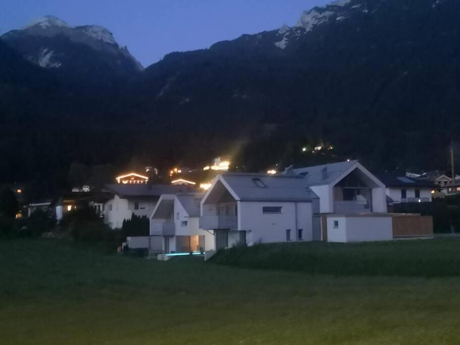 Urban Mountain Chalet With Lake View Maurach  Extérieur photo